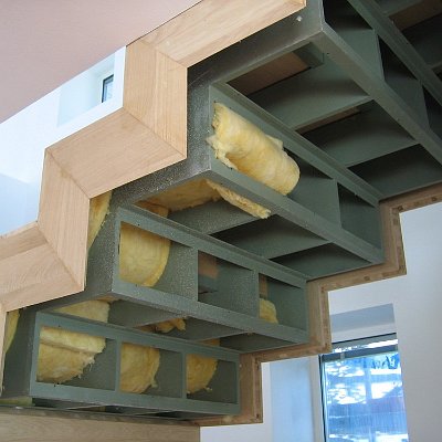 Stahlbau Falttreppe Tragwerk abgetreppt
